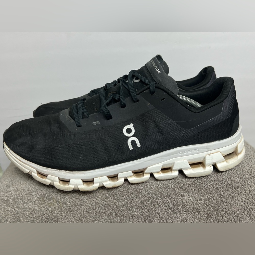 On Men’s Cloudflow 4 Running Size 14 Black/White |3MD30100299|